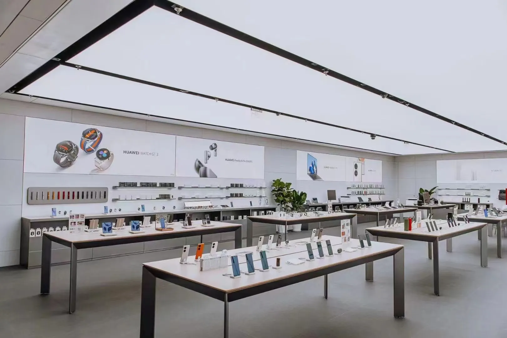 アクリルショーケース。