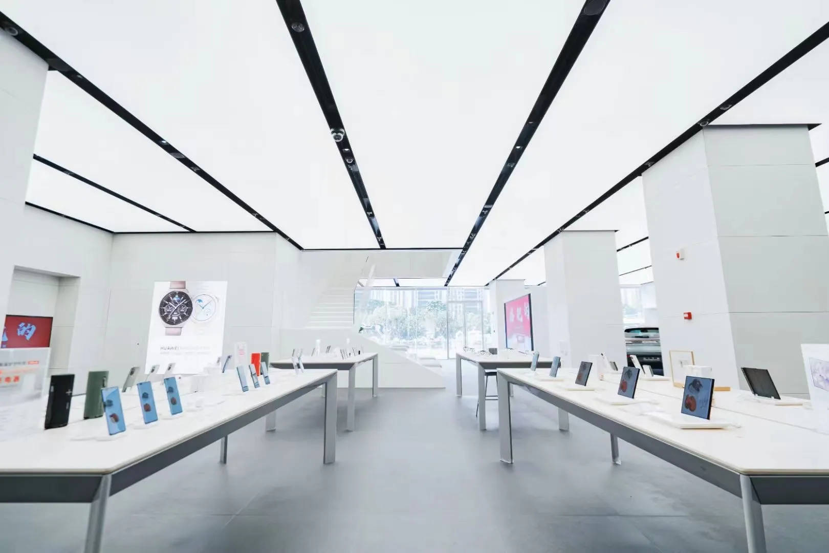 apparel shop display