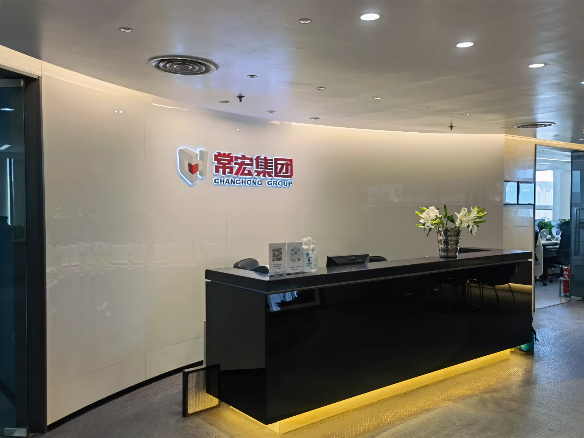 Exploring the Art of Mannequins in Fashion and Display Design