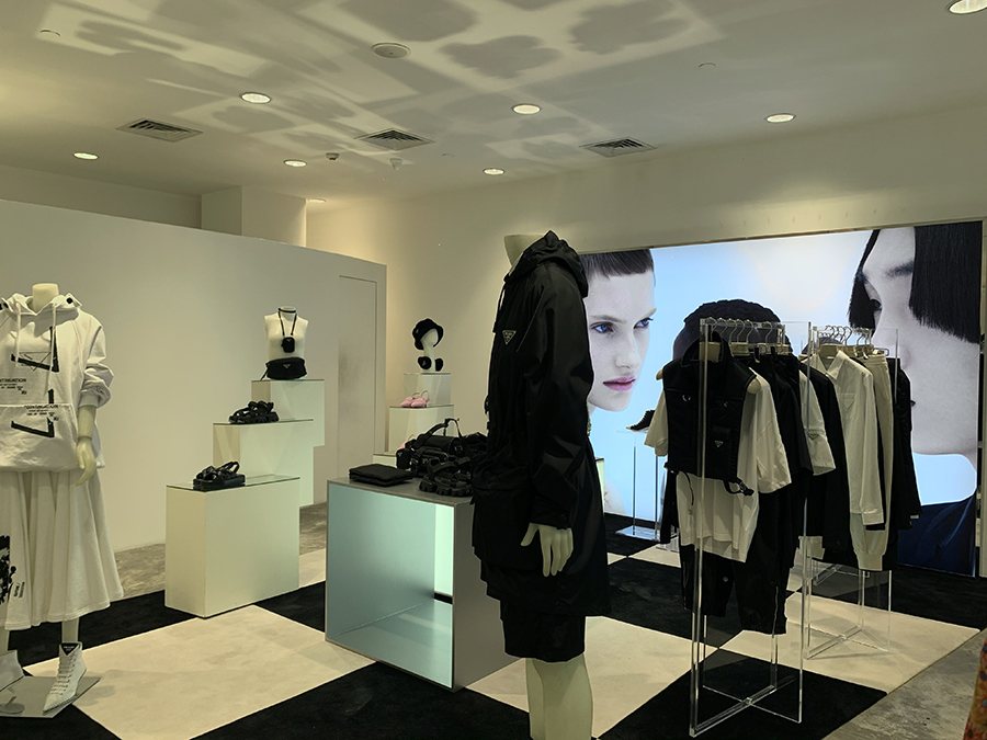 jewelry shop display