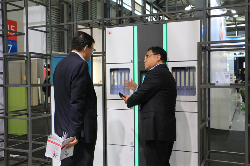 black slatwall hooks