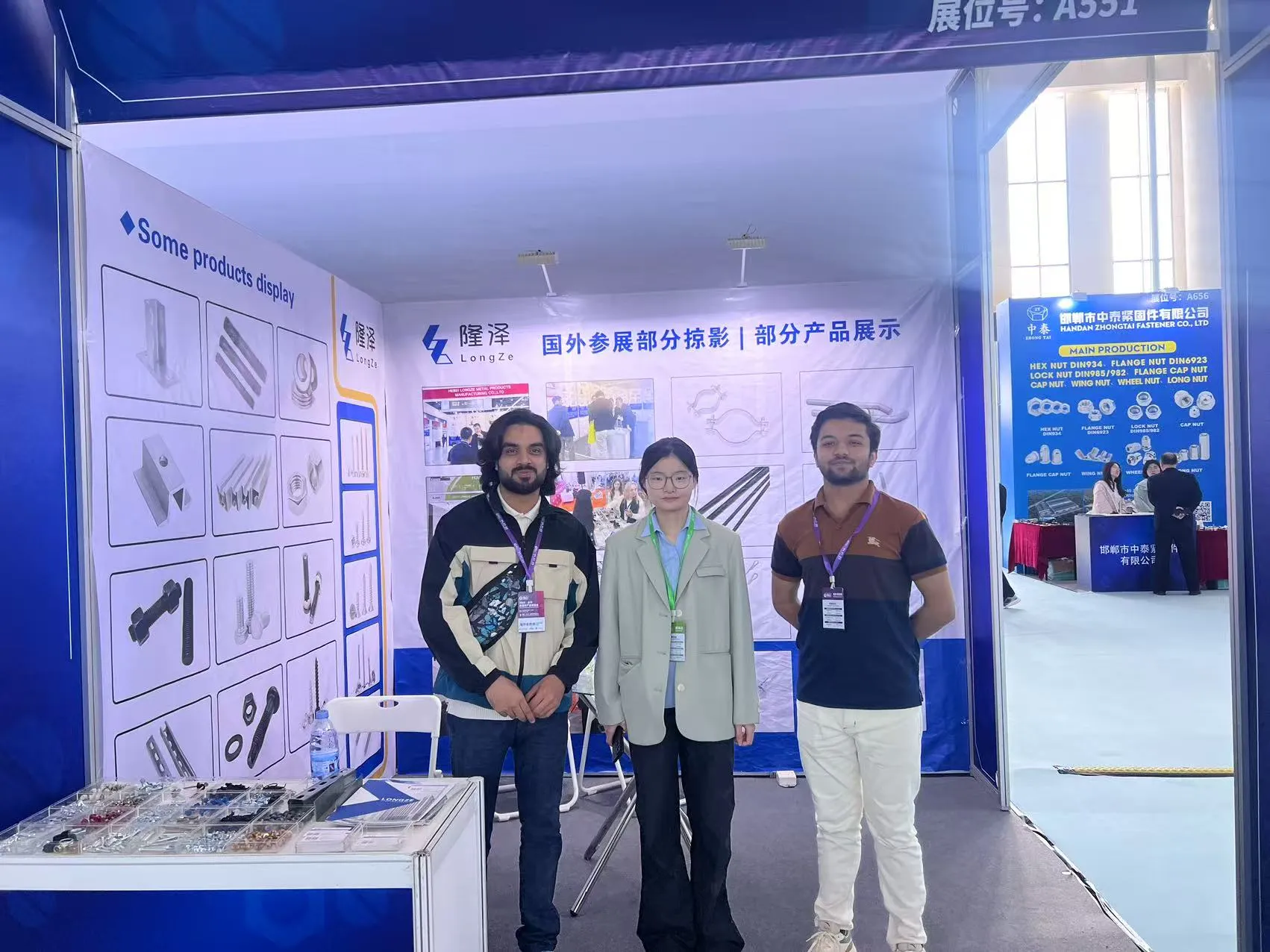 We warmly welcomed our Middle Eastern client met at the exhibition.
They inspected our advanced production and testing equipment and had in-depth talks on cooperation.
The visit strengthened mutual trust and laid a solid foundation for long-term partnership.