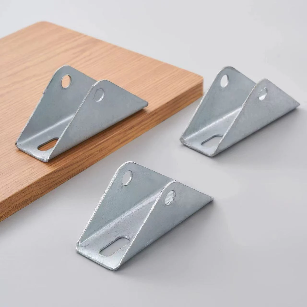 Different Types of Clips and Fasteners for Various Applications and Their Uses