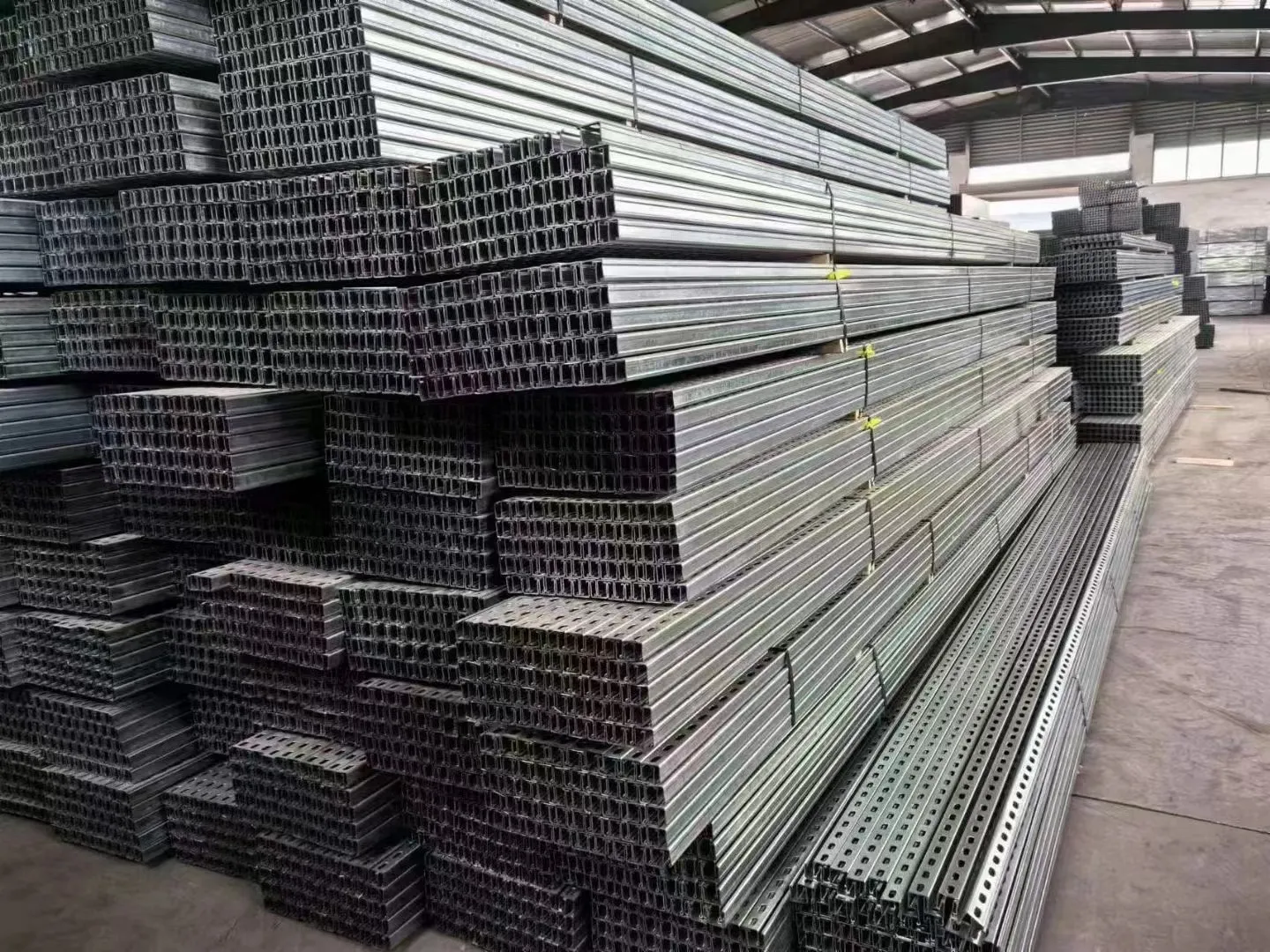 Galvanized Punched Plate Carbon Steel C-shaped Steel Photovoltaic Roof Solar Panel Mounting Bracket