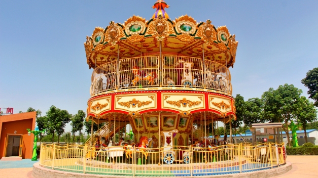 The Thrilling Adventure of the Great White Roller Coaster Experience