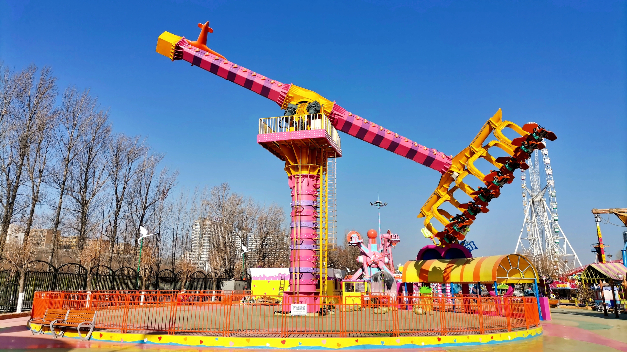 observation wheel steel pier