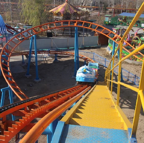 Suspended Car Design in Firechaser Express Rides