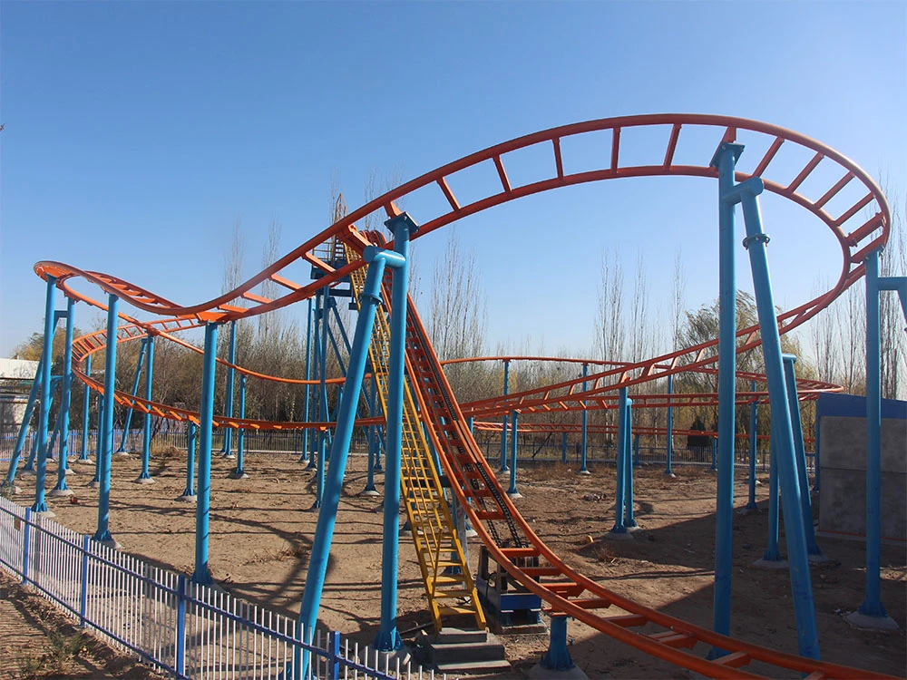 Montaña rusa Cyclops una aventura emocionante para los amantes de la adrenalina.