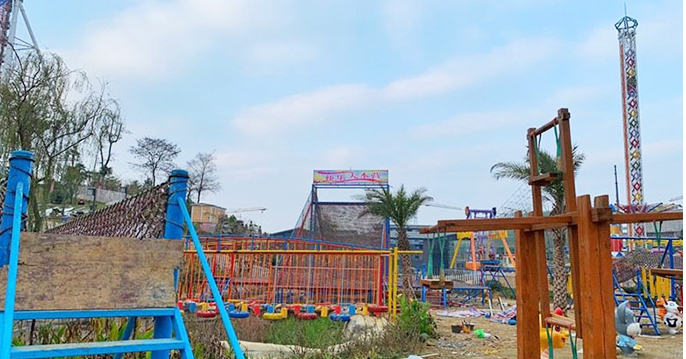 Exploring the Heights of Kings Island's Iconic Drop Tower Attraction