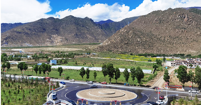 Exploring the Thrills of Drop Zone at Kings Island Amusement Park