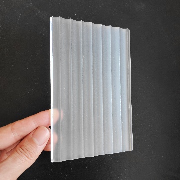 low iron-fluted pattern glass panel