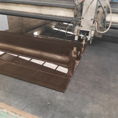 Espelho do banheiro cortado ao tamanho