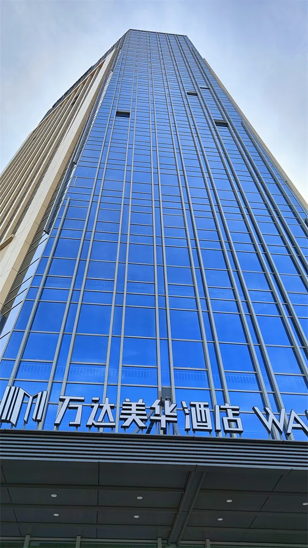 Energy Saving Low-E Insulated Glass Units for Building Facades and Windows