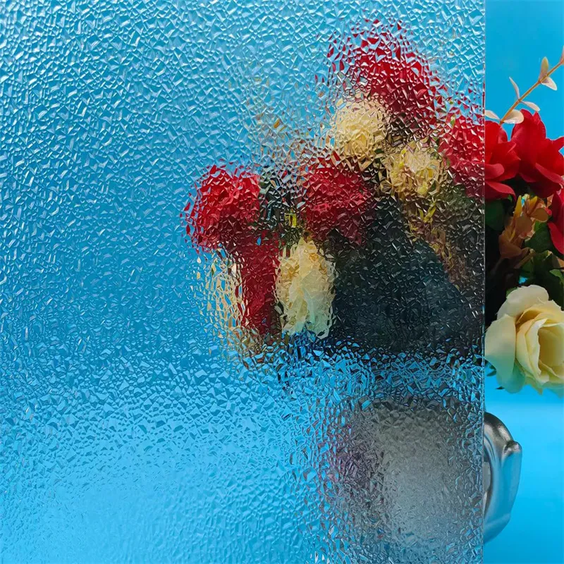 कमी लोखंडाच्या काचेचे पुरवठादार आणि त्यांचे उत्पादन वैशिष्ट्ये