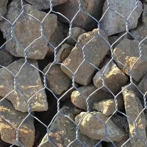 Designing a Unique Y-Shaped Fence Post for Your Outdoor Space