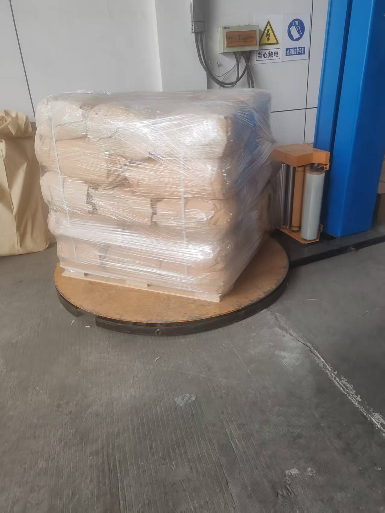 Polyacrylamide retains water in soil