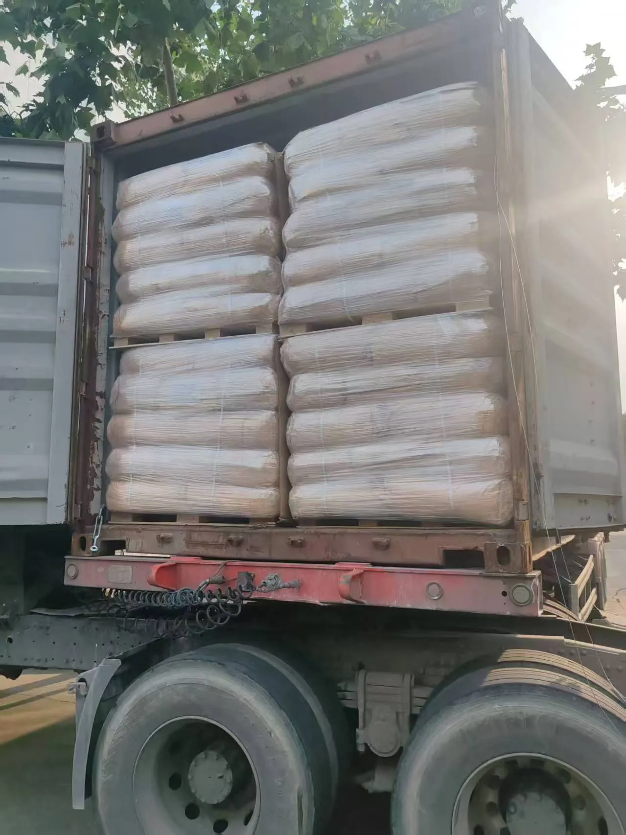 Application of 6-Amino-1,3-dimethyl-5-nitrosouracil to Enhance Weather Resistance in the Plastic Industry