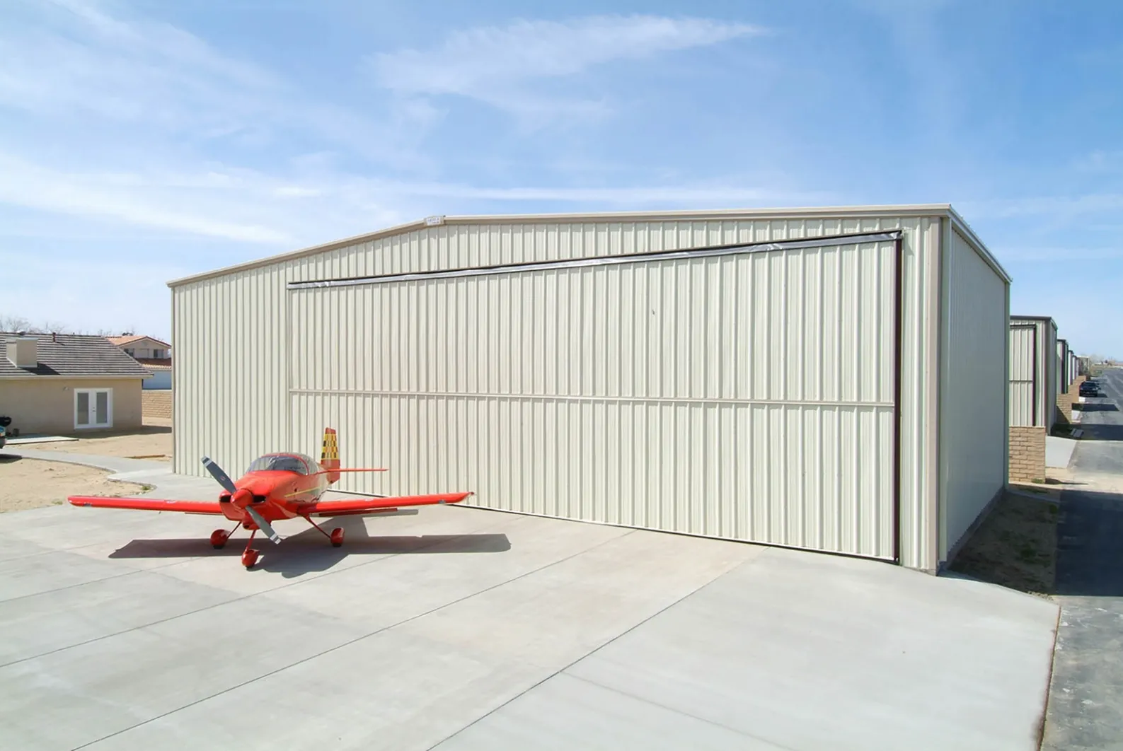 Prefabricated Steel Aircraft Hangars: Achieving Quick Construction and Cost Control