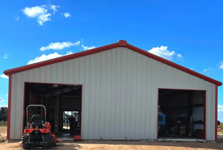 Metal Workshop with Integrated Office Space for Efficient Work Environment