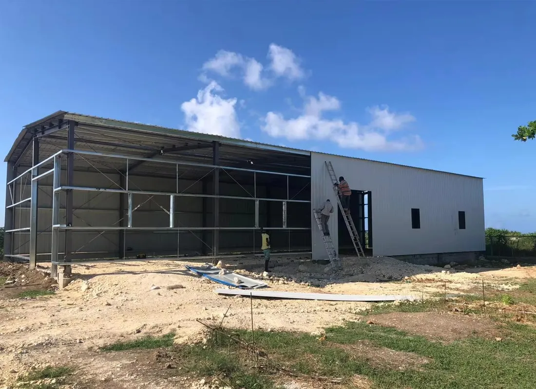 Великі сільськогосподарські сховища для ефективного зберігання врожаю і техніки