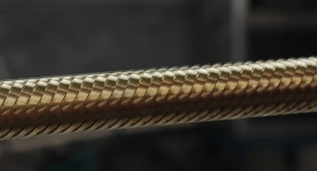 Wire Braided hydraulic hose is different from spiral hydraulic hose