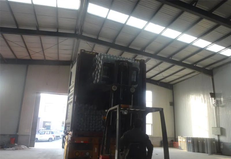 concertina barbed wire fencing