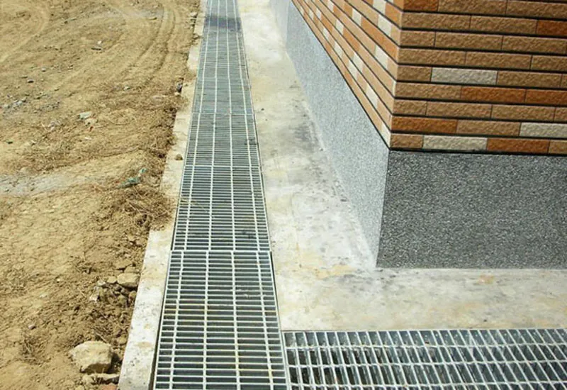 Sistema de cercado con alambre de espino de 2% y su uso eficiente Sistema de cercado con alambre de espino de 2% y su uso eficiente