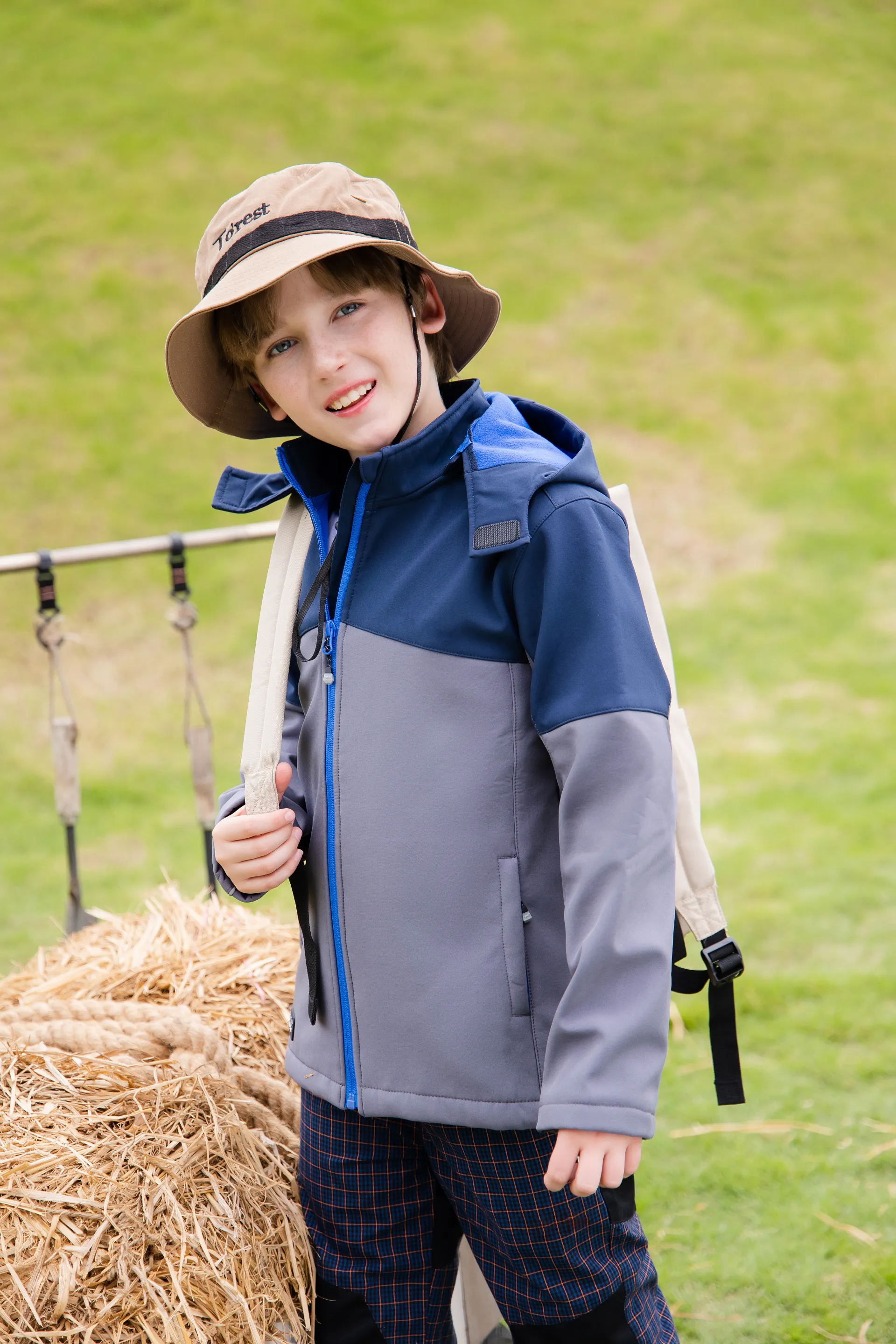 Finding the Perfect Jacket for Your Child: Softshell, Hoody, and Casual Options