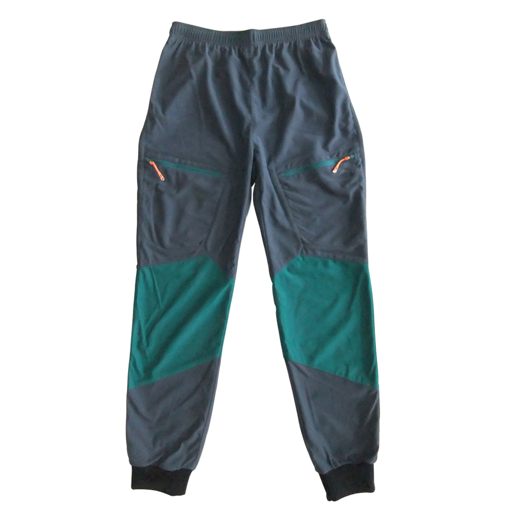 गर्मीका लागि महिलाहरू कोटोन ज्याकेट।