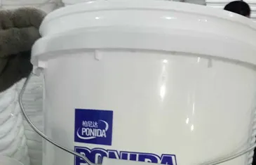 Durable Wire Hangers with Plastic Coating for Organized Clothing Storage Durable Wire Hangers with Plastic Coating for Organized Clothing Storage