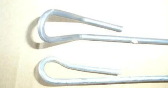 Stylish Vintage Metal Hangers for Your Antique Collection and Home Decor