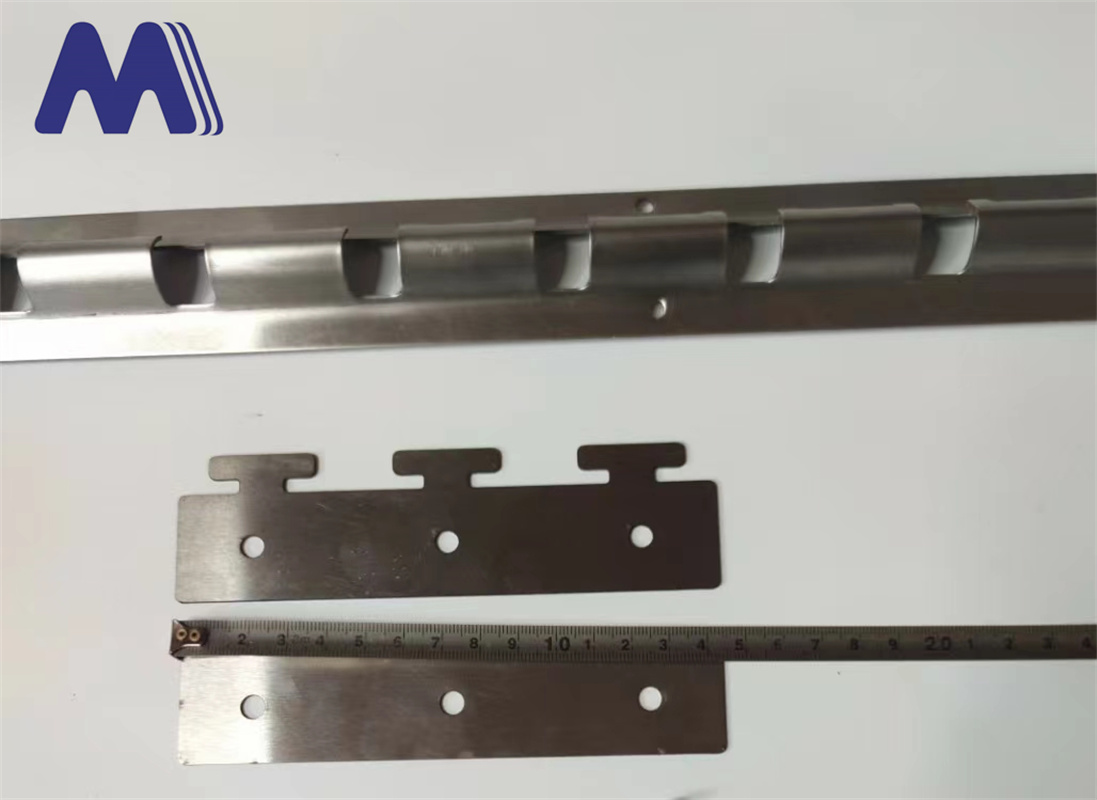 Innovative Magnetic Plastic Curtains for Improved Home Insulation and Stylish Interior Design Solutions