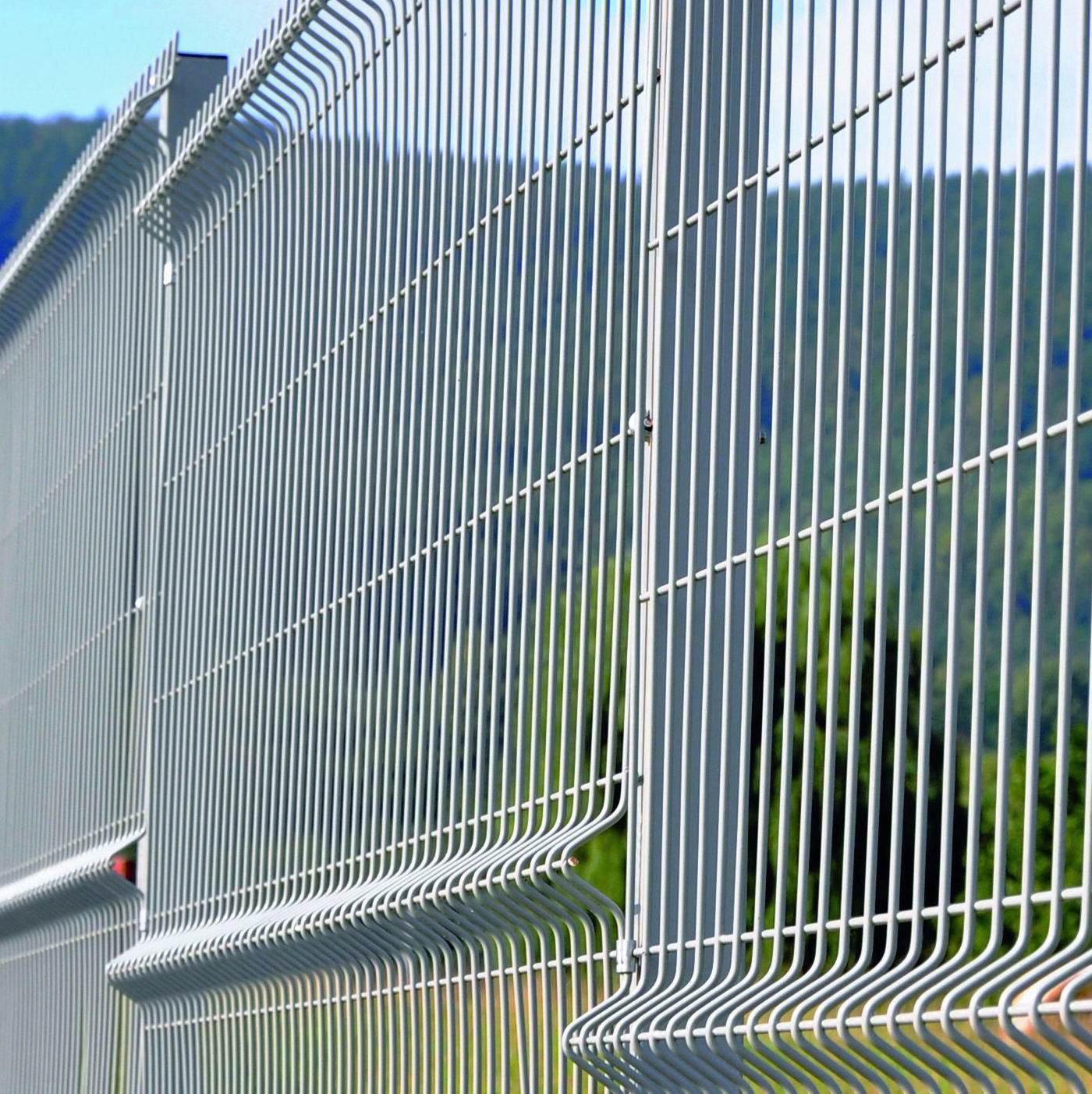3D Wire Mesh Fence: Durable Outdoor Solutions