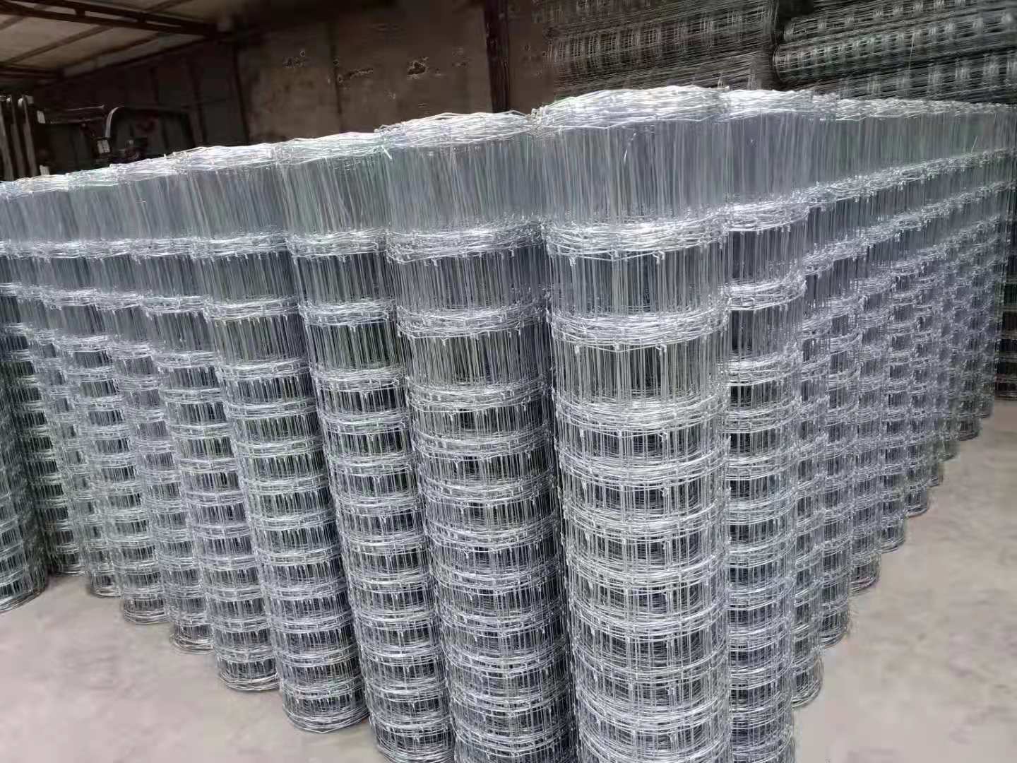 Deer Fence Galvanized Farm Livestock Fencing-Hebei Houtuo Trading|Durable Corrosion Resistance&Wildlife Protection