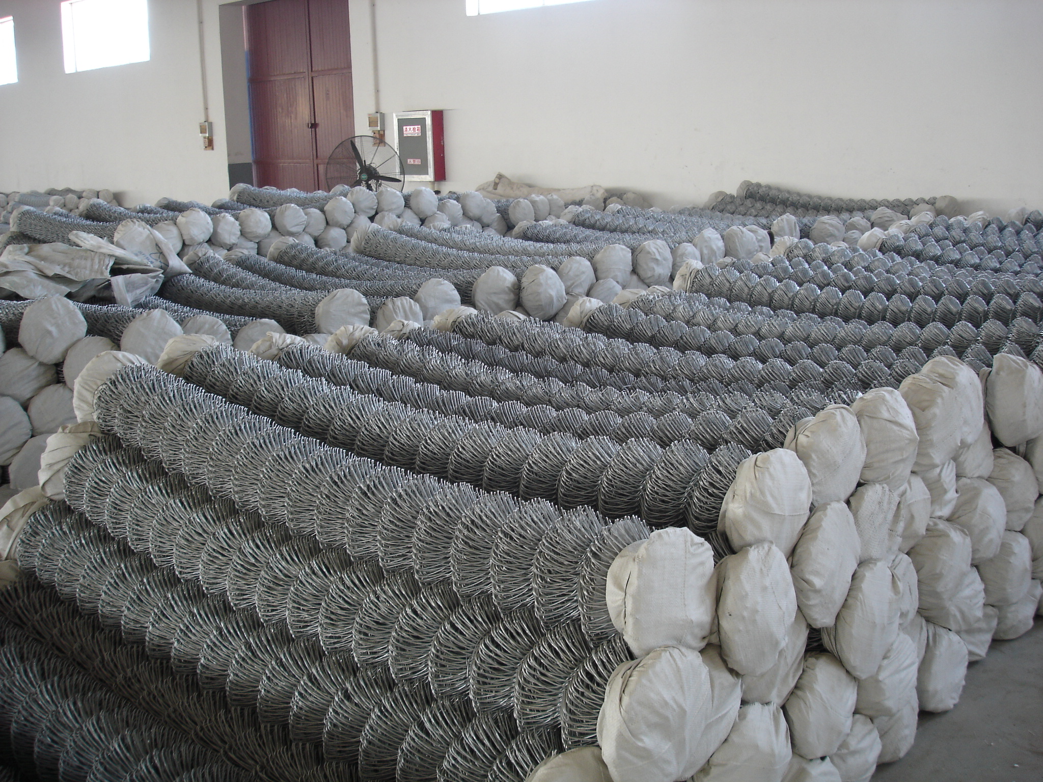 Durable 3 ft Chain Link Fence for Industrial Use | HBHOu