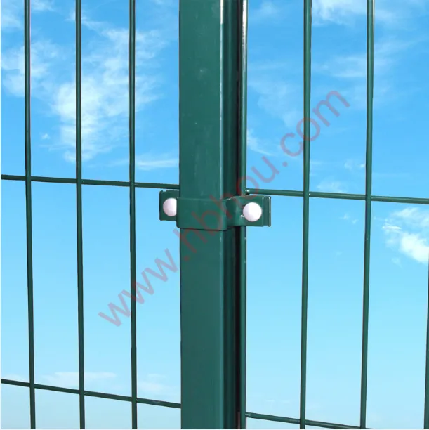 Discover the Benefits of Alternating Fence Panels