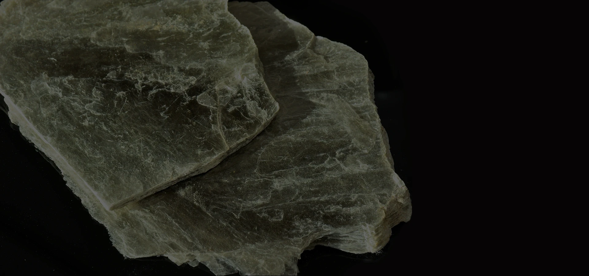 Shimmering Gold Mica Powder for Creative Art and Craft Projects