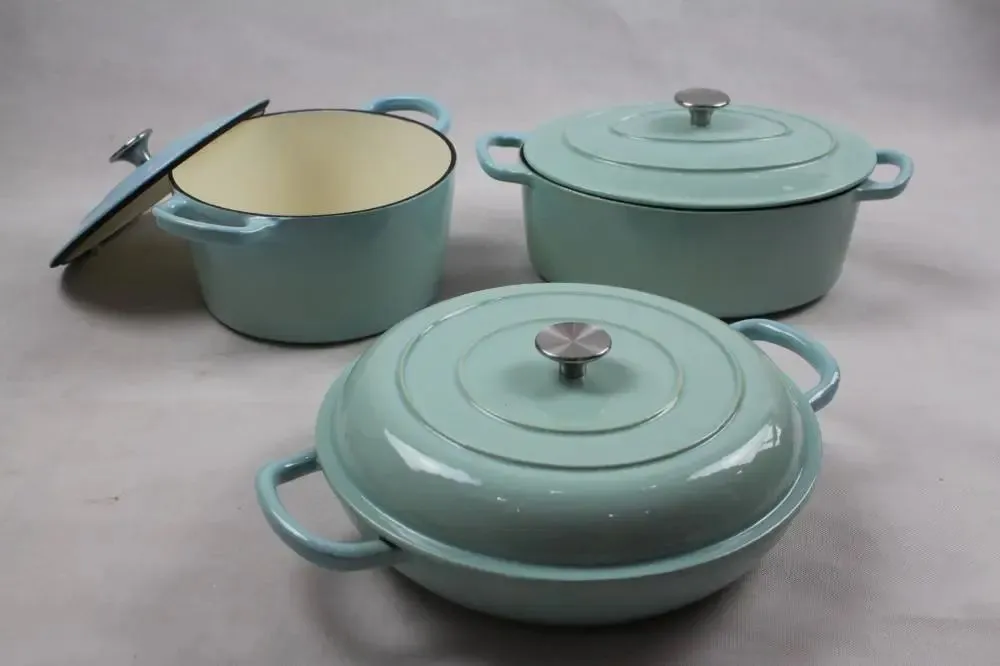 Essential Guide to Choosing Iron Camping Cookware for Outdoor Cooking Adventures