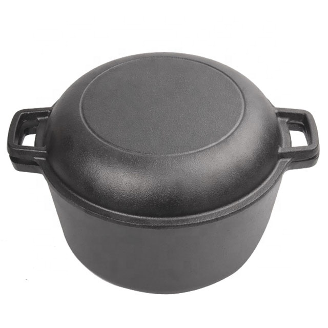 cast iron pot with pour spout