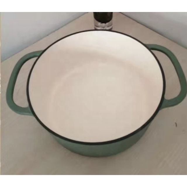 Made In Cookware Dutch Oven: Cast Iron & Enamel Versatility