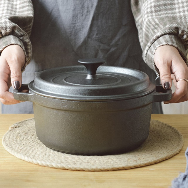 Dutch Oven Pot with Lid: Cast Iron & More for Perfect Cooking