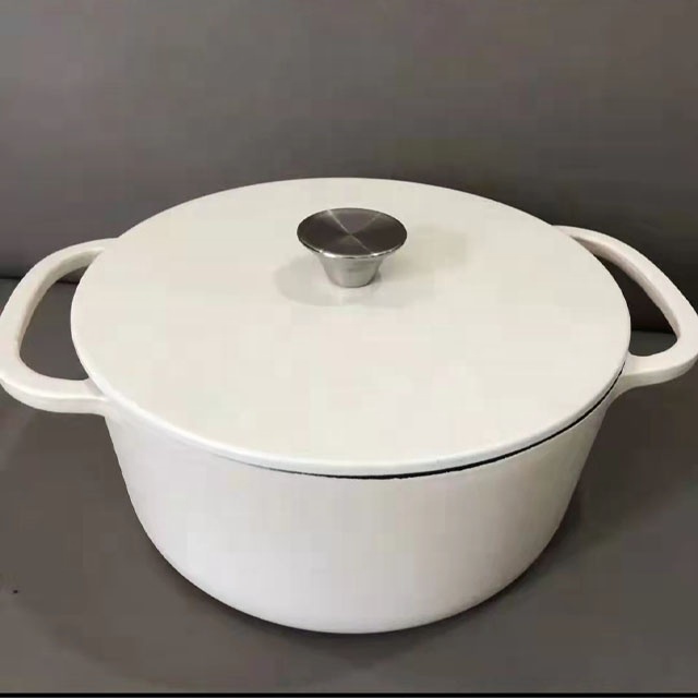 Made In Cookware Dutch Oven: Cast Iron & Enamel Versatility
