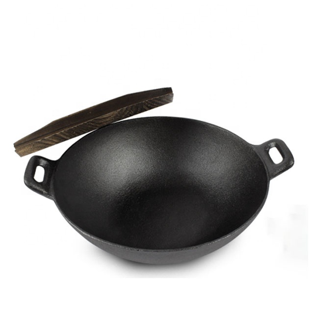 Traditional Chinese Wok in Cast Iron: Nonstick—Worth It?
