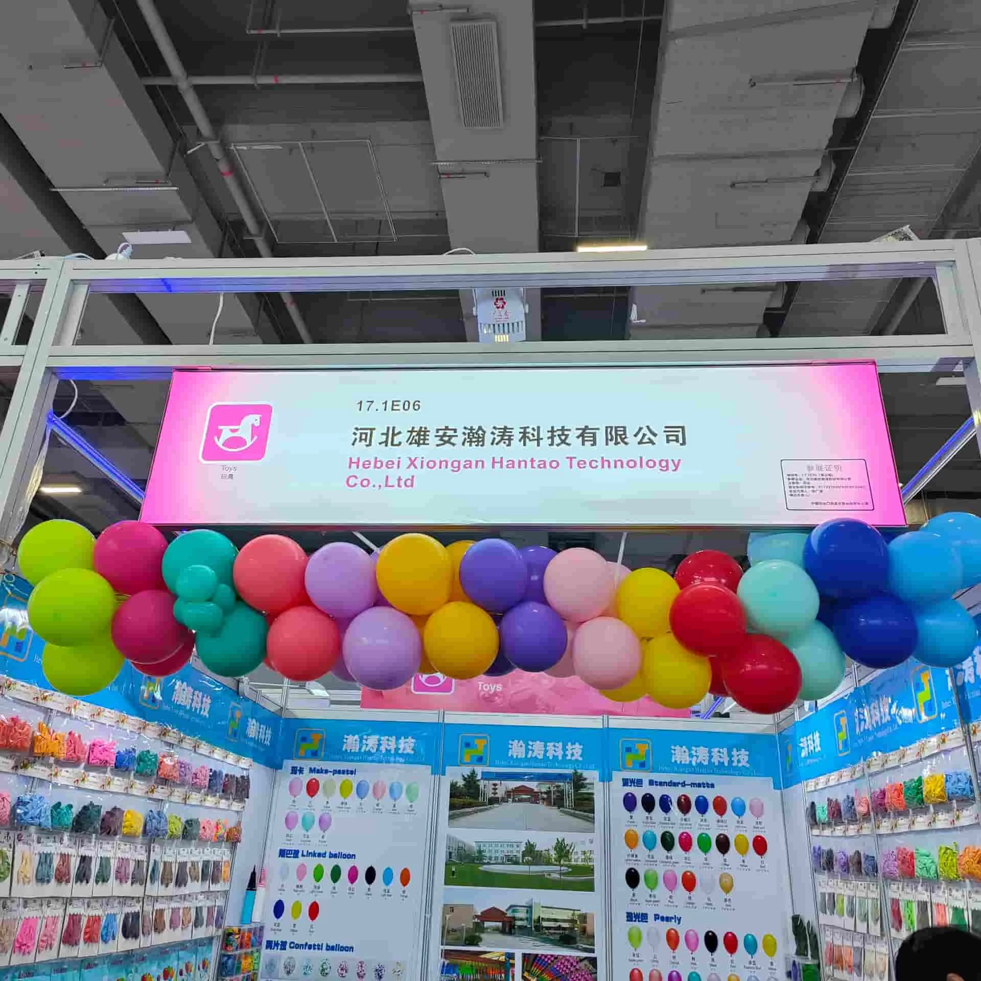 gender confetti balloon