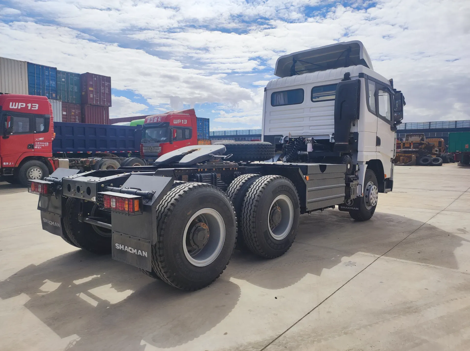 Heavy-Duty Logistics Platform: ISGe3-430 Engine Performance and Q345 Steel Structural Integrity (GVW 80,000kg)