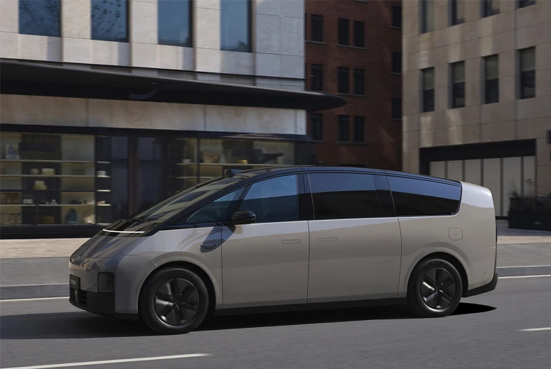 Affordable Pre-Owned Commercial Trucks Available for Purchase