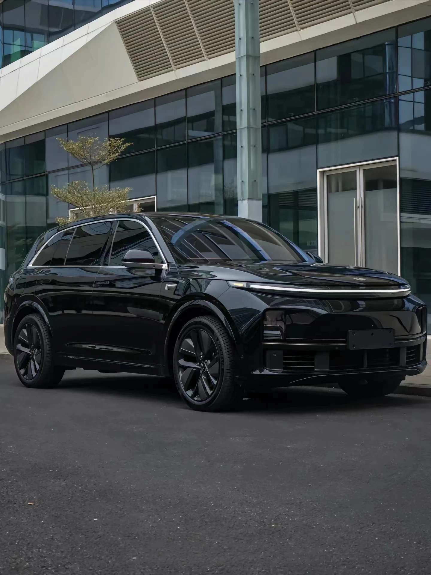 spacious 7-seat passenger cars for comfortable family travel and adventures