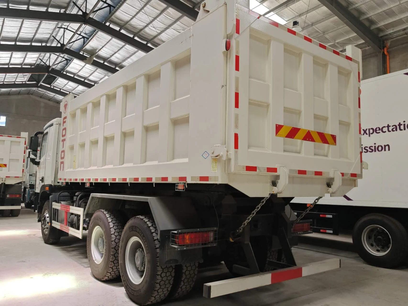 heavy duty service truck bodies