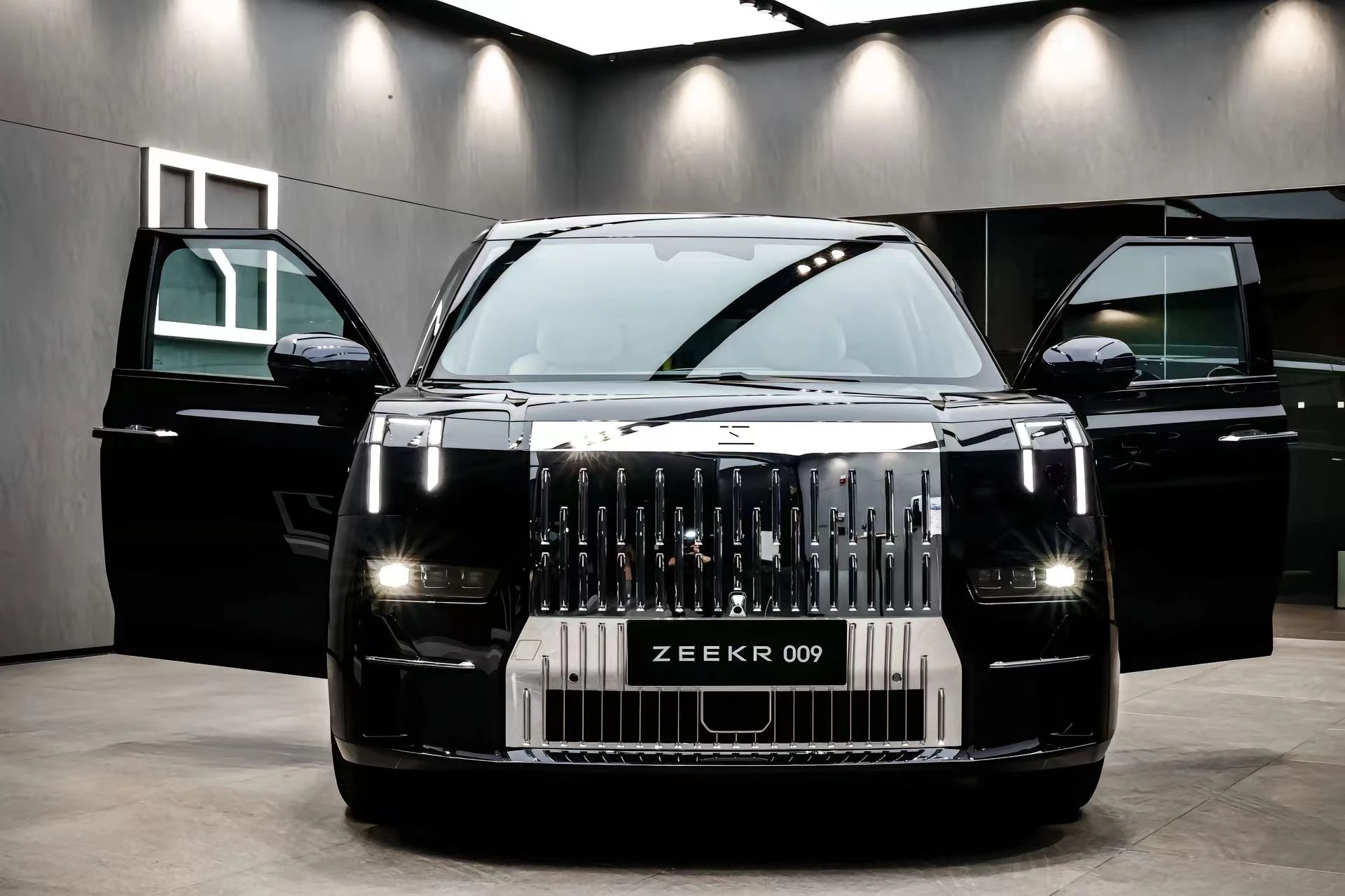 ZEEKR 2024 New 009 Radiance Edition ZEEKR 2024 New 009 Radiance Edition