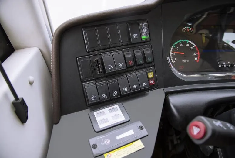 FOTON BJ6122 12m Single Windshield Coach FOTON BJ6122 12m Single Windshield Coach